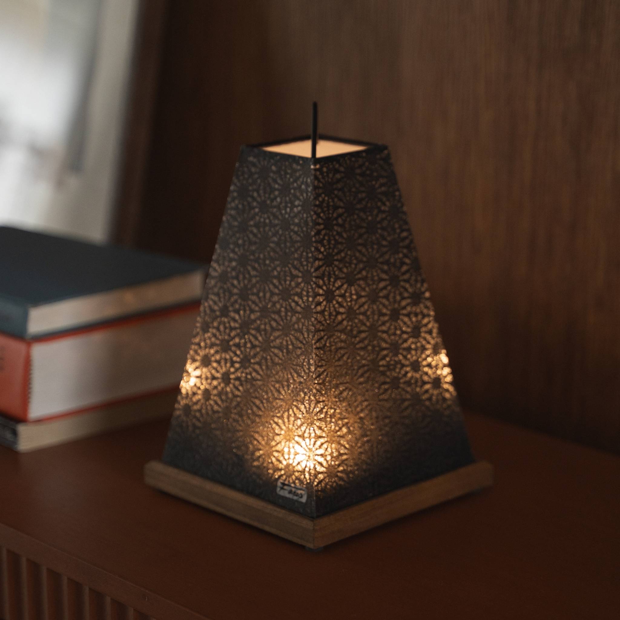 Glowing Japanese table lamp "Mini Akari" Black providing healing light through lace paper as an elegant accent lamp.