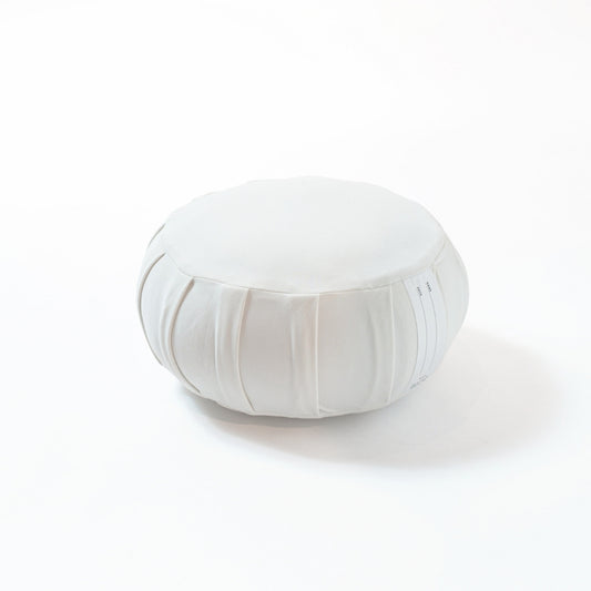 Japanese meditation cushion zafu "ZAF MOMENT" medium, moonlight white, kapok - Round pleated design for zen and yoga meditation.