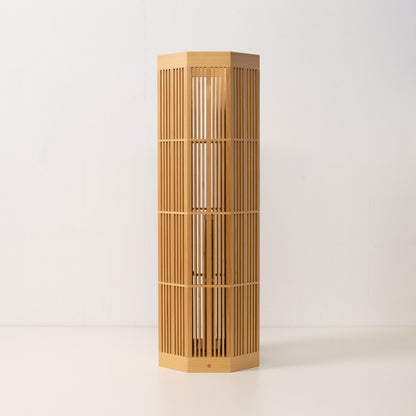 "Lampe sur pied japonaise SAN Grande, Naturelle, Aomori Hiba - Lampe sur pied japonaise pour intérieurs Japandi"
