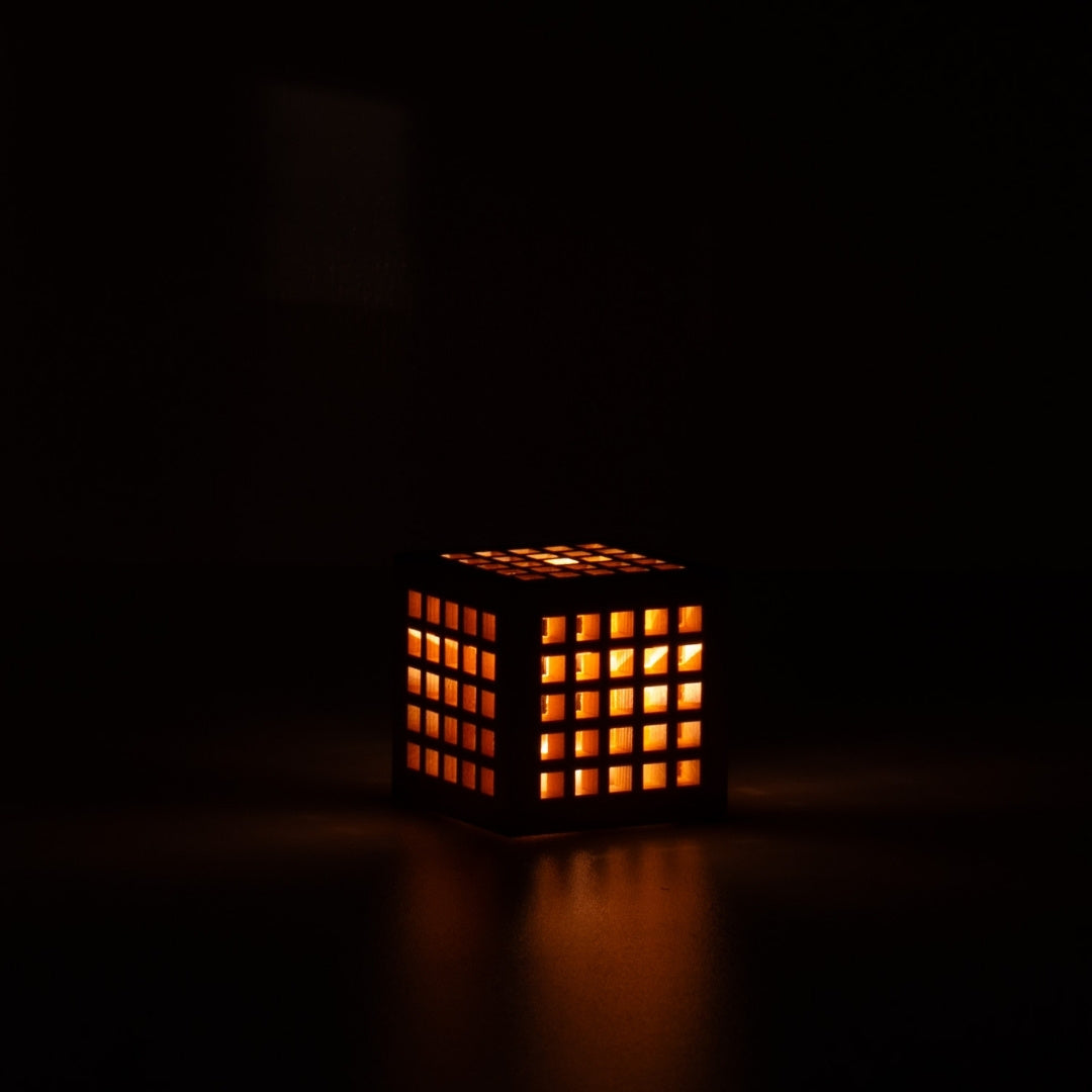 "Lampe miniature japonaise en bois Hotaru Aomori Hiba naturel - Lampe d'ambiance à lueur chaleureuse"