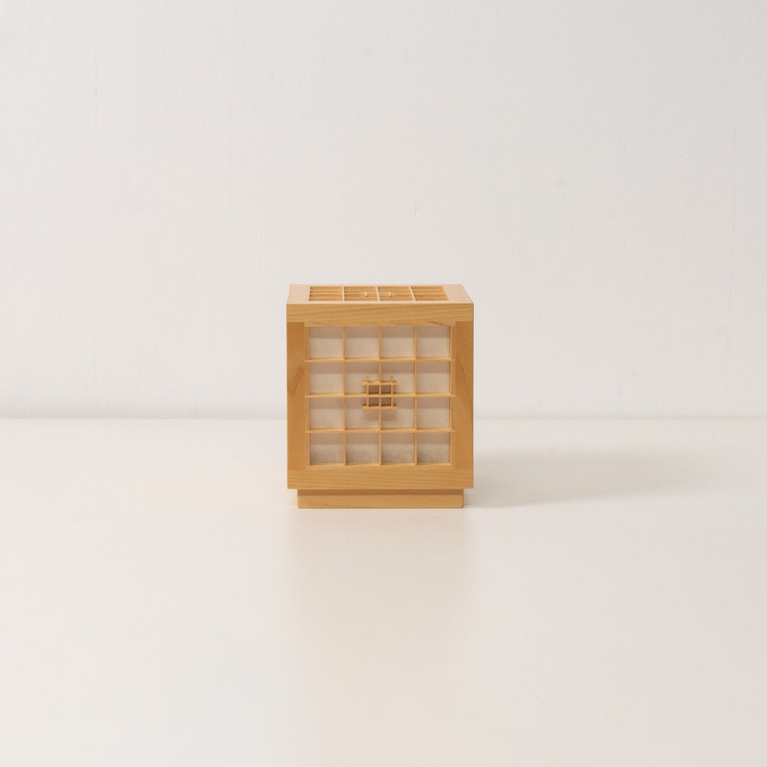 "Lampe de table japonaise en bois Honoka, Naturelle, Aomori Hiba - Lampe japonaise avec travail du bois Kumiko"