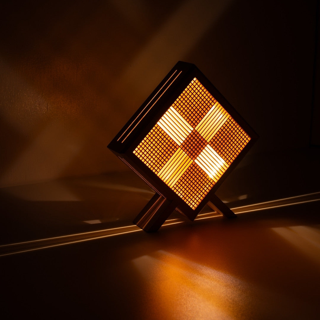 "Lampe de table japonaise en bois Kanata, naturelle, Aomori Hiba - Lampe d'appoint pour intérieur Japandi"