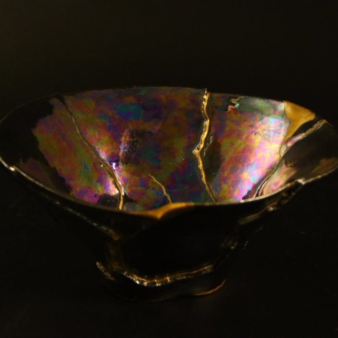 Detailansicht der Kintsugi-Schale „Ko-sai“ 01 in Gold.